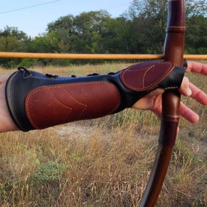 M/LG Black and Burgundy Leather Arm Guard & Bow Hand Shooting Glove, Left Hand, Medium to Large
