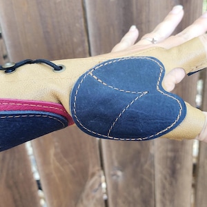 Americana Leather Arm Guard and 3 Finger Shooting Tab. Bow Hand Shooting Glove