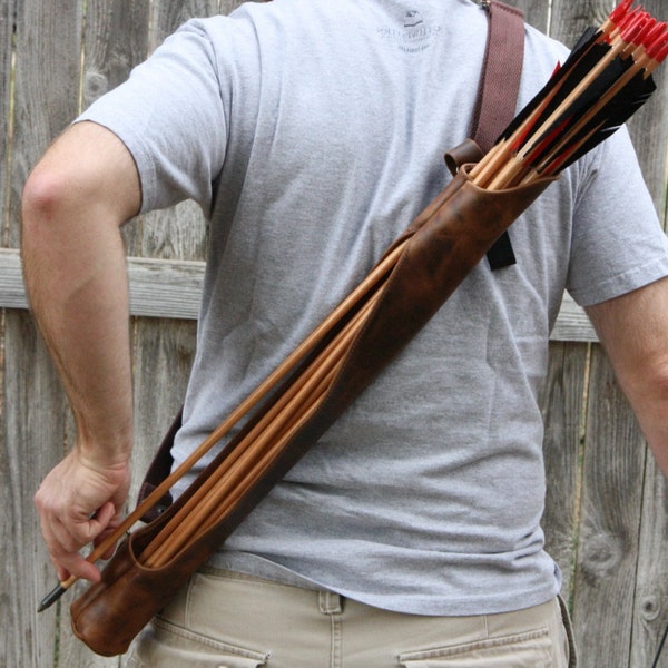 Brown Leather Quiver - Tirage du côté gauche inversé