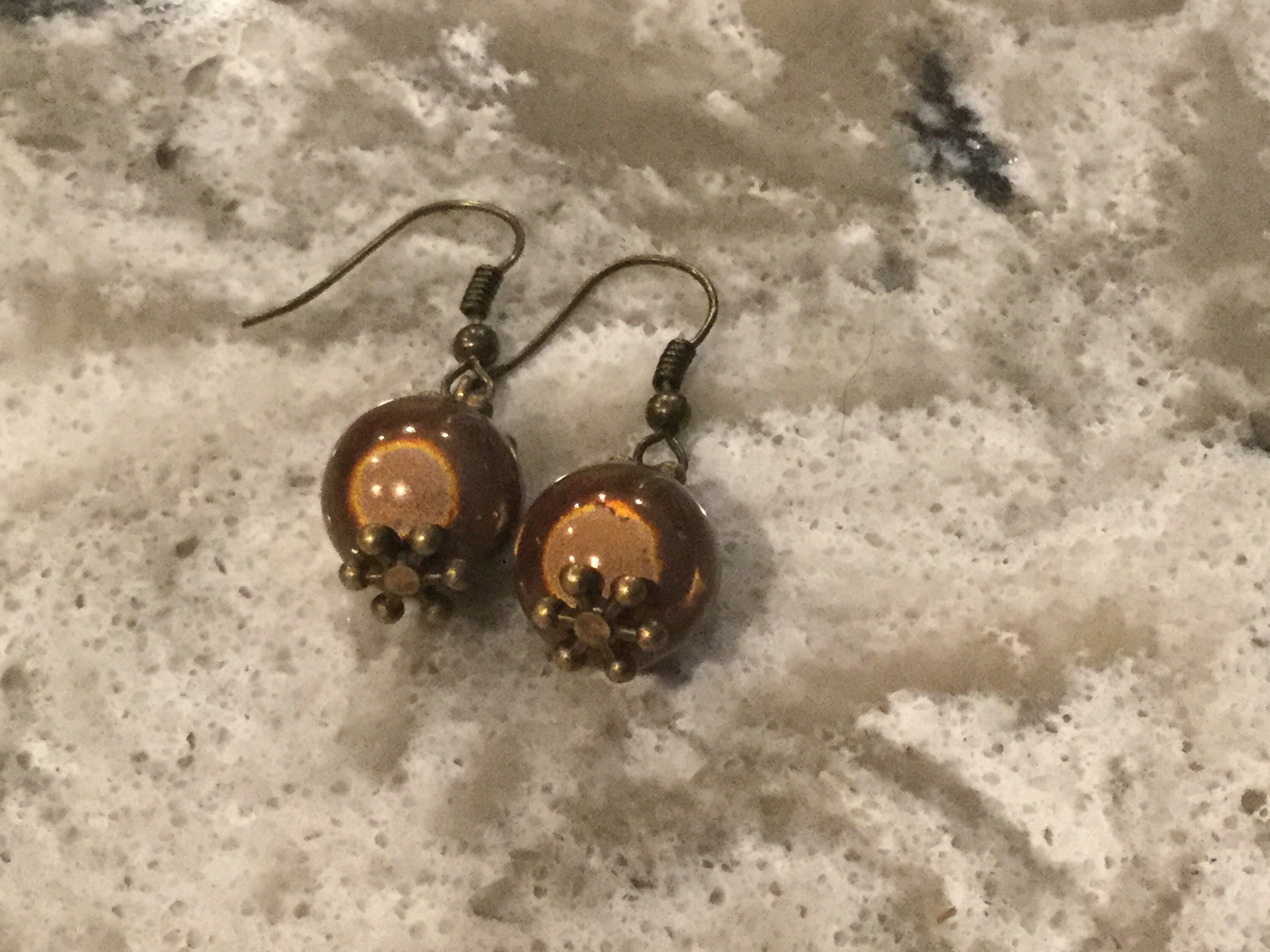 Round miracle bead earring, simple round earrings, iridescent round