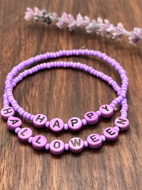 Happy Halloween stretch bracelet, purple beads stretchy bracelet, phrase Halloween beaded stretch bracelets
