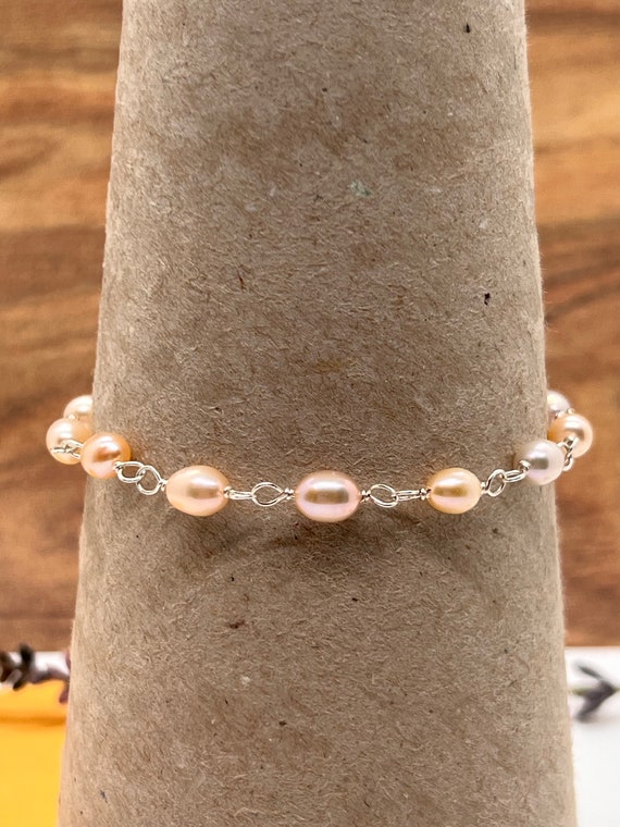 Pearl bracelet, Peach pearl hand beaded bracelet, peach potato pearl jewelry, boho style bracelet