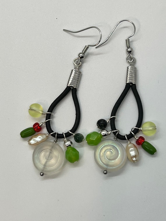 Leather dangle earring, Leather loop earrings, beaded charms, boho jewelry