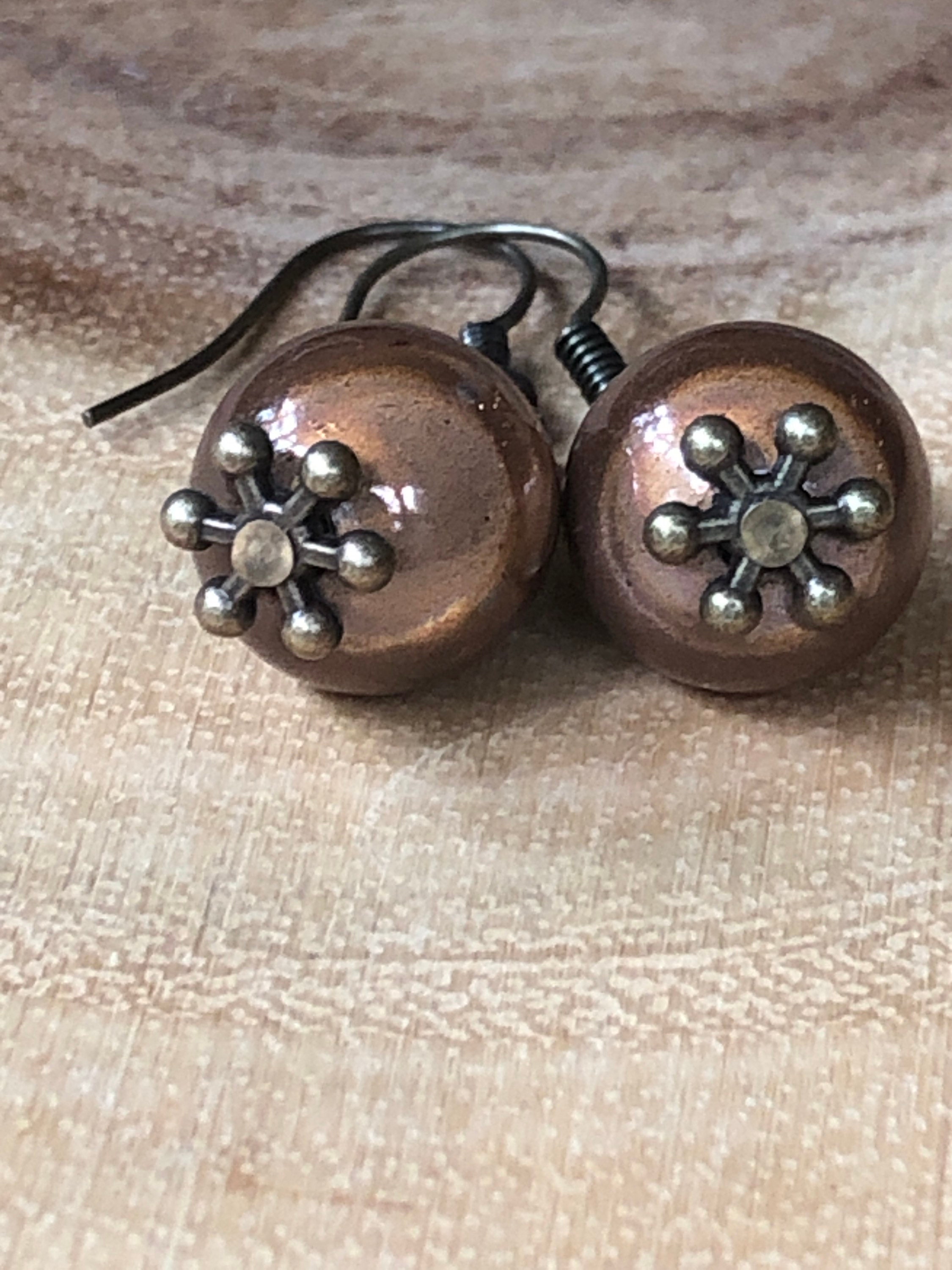 Round miracle bead earring, simple round earrings, iridescent round