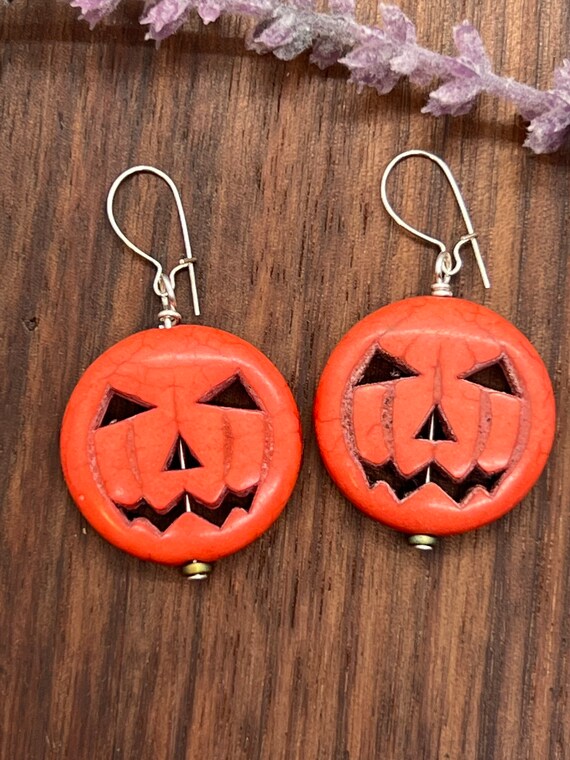 Halloween earrings, jack-o-lantern beads, pumpkin jewelry, fun Halloween jewelry