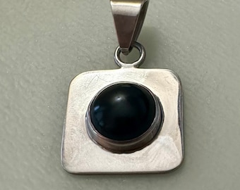 Sterling silver and Onyx pendant, Mexico