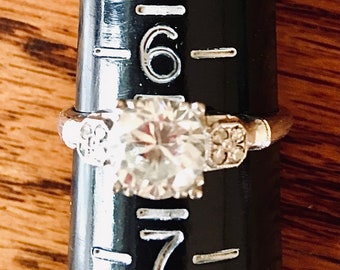 14k White Gold Ring (Size 6.5) with Diamond Accents