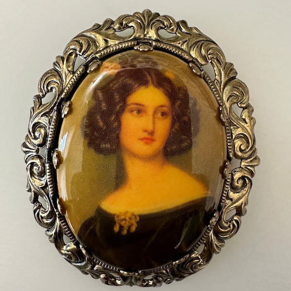 Vintage West German brooch/pin cameo portrait on porcelain