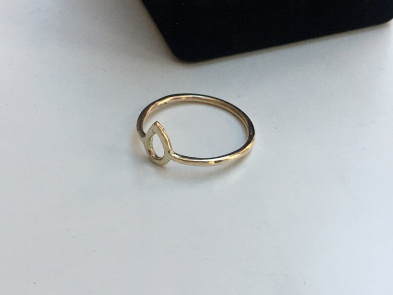 14K Gold Ring Raindrop or Teardrop Shape Open Figure Hallmarked 14K 1.3mm Band SOLID GOLD Hammered Texture