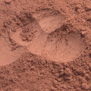 Clay matte bronzer, great for contouring
