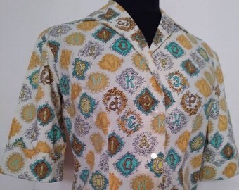 Vintage 50s/60s "Campus Casuals" Blouse~Shirt/Cotton Beige Yellow Brown Blue/Novelty Print Letters/1960 Mad Men~Mrs Maisel/M/L/Summer Fall