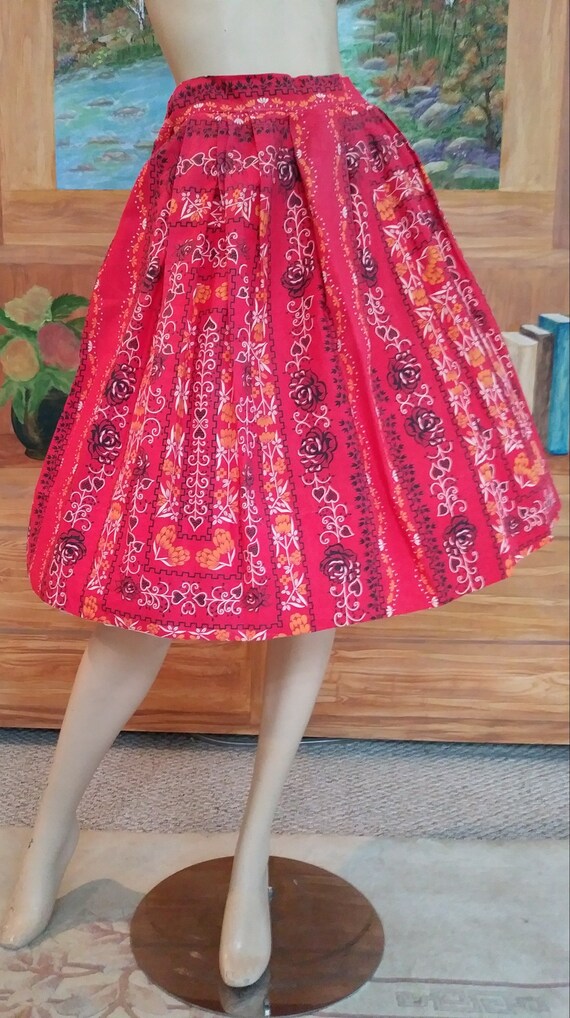 Vintage 50s/60s Red Cotton Print Skirt/Small 27 i… - image 2