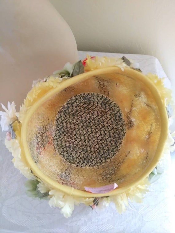 Vintage 1950s/1960s Yellow Floral Net Cocktail Garden Party Hat. Vintage 50s/60s Yellow Flower Hat/garden Party /fancy Bucket  main image 3