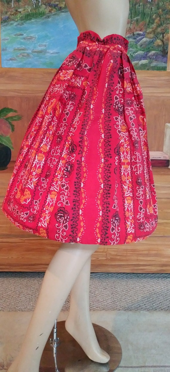 Vintage 50s/60s Red Cotton Print Skirt/Small 27 i… - image 5