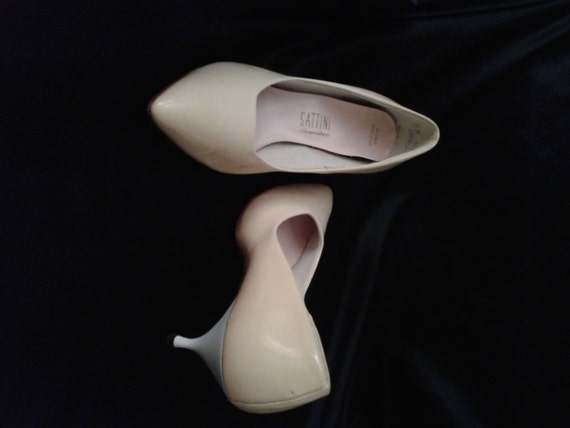 Vintage 50s/60s Two Tone White/Ivory Luster Shoes… - image 1