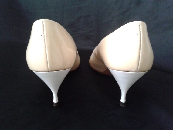 Vintage 50s/60s Two Tone White/Ivory Luster Shoes… - image 5