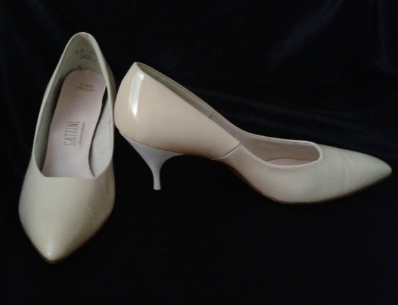 Vintage 50s/60s Two Tone White/Ivory Luster Shoes… - image 3