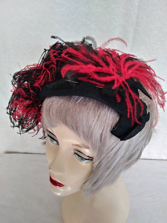 Fabulous Vintage 40s/50s Hat/Black Wool Felt/Red … - image 2