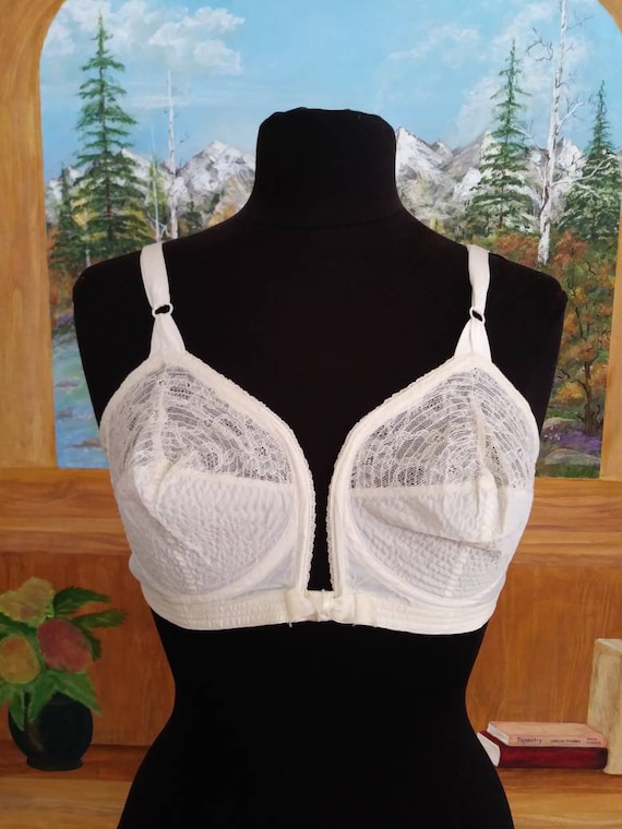 Vintage 40s/50s Bullet Bra / Whirlpool Circle Stitch Bra / 34 C Satin  Cotton Bra /1940 1950 Pointed Burlesque Lingerie/rockabilly Pin-up -  UK