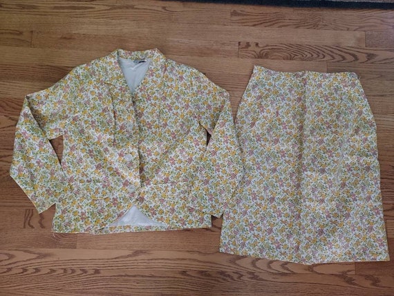 Vintage 60s/70s Skirt Suit Jacket Set/ Cotton Flo… - image 8