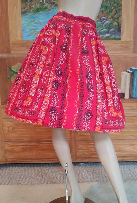 Vintage 50s/60s Red Cotton Print Skirt/Small 27 i… - image 4
