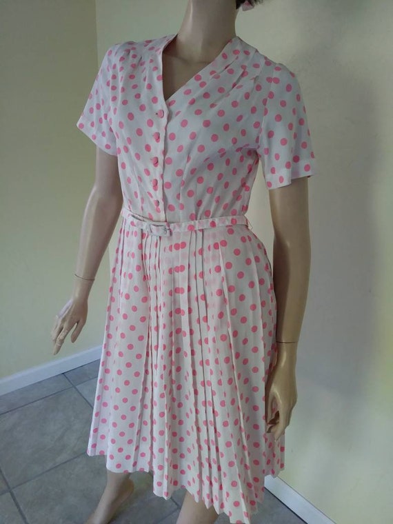 white shirtwaist dress