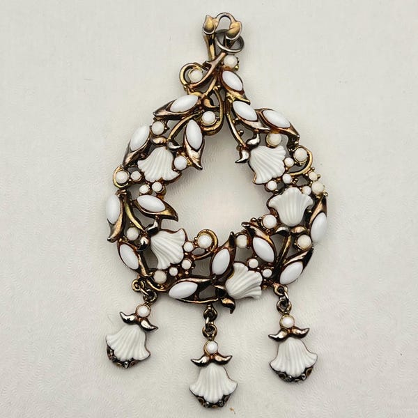 Vintage Milk Glass Pendant |Lily of the Valley | Signed Hollycraft 1953