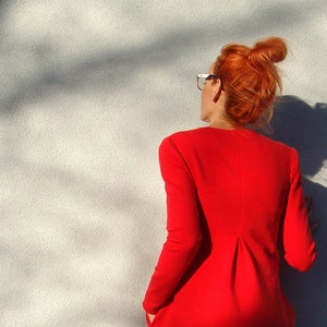 Sukienka Czerwona z zaszewką image 2