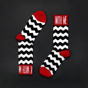 THE ORIGINAL Fire walk with me Socken, David Lynch, Unisex Socken, Socken Damen, Baumwollsocken, schwarz weiße Socken, lustige Socken, fanart, Chevron