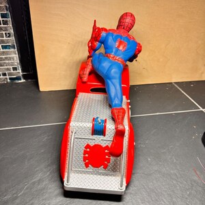 Marvel MGA Spider-Man Fire Truck Toy 2006 Red Sound & Lights Action Figure Works image 5