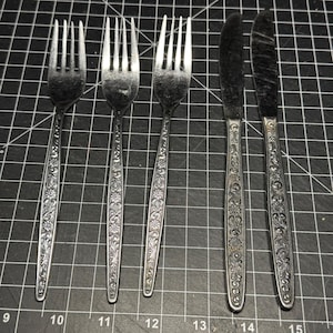 Vintage Stainless Steel Korea Floral Flatware Set 3 Forks 2 Knives Daisy Pattern