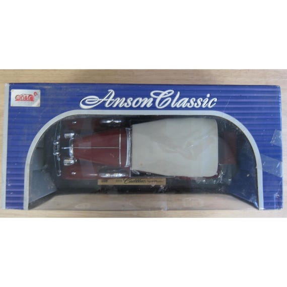 Anson Classic 1932 Cadillac Sport Phaeton Diecast Model Car 1 18
