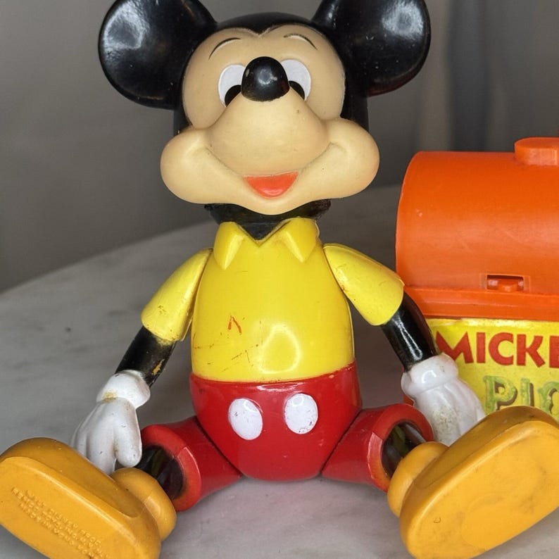 Figuras articuladas vintage de Mickey Mouse y Minnie Mouse de Walt Disney con caja de picnic imagen 4