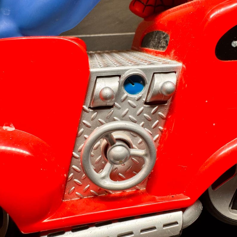 Marvel MGA Spider-Man Fire Truck Toy 2006 Red Sound & Lights Action Figure Works image 11
