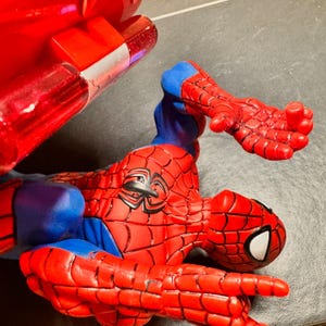 Marvel MGA Spider-Man Fire Truck Toy 2006 Red Sound & Lights Action Figure Works image 3