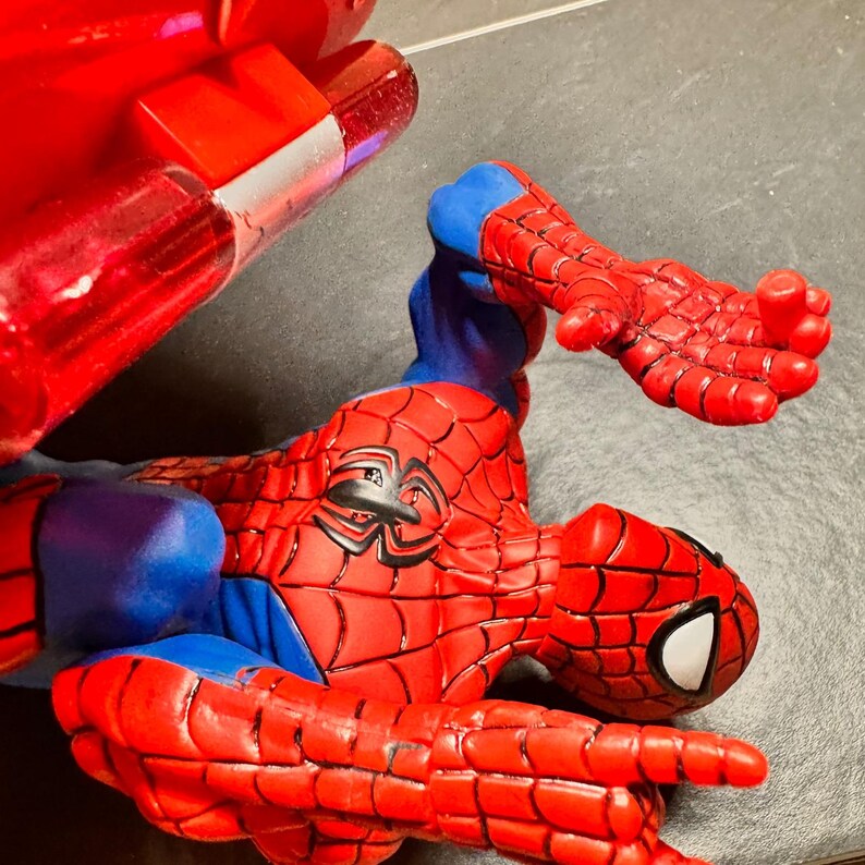 Marvel MGA Spider-Man Fire Truck Toy 2006 Red Sound & Lights Action Figure Works image 3