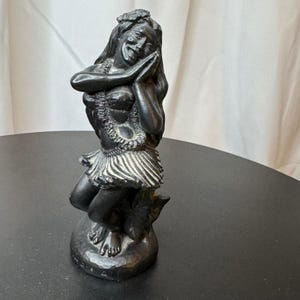 Vingate Carved HP Original Hula Girl Statue Souvenir Made in Hawaii Hula Dancer