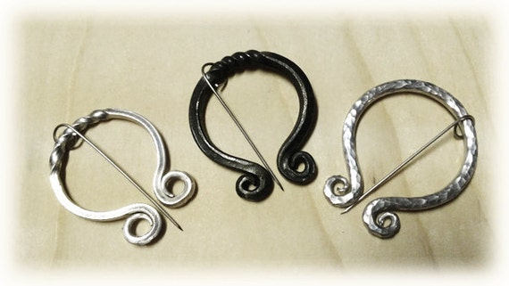Hand Forged Medieval Twisted Black Steel Brooch Pennanular Cloak Pin
