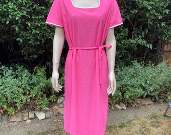 Vintage 1970s Brentford’s Nightie, Night Dress, Bright Bubble Gum Pink with White Trim. Unworn Nightwear, Summer Dress.