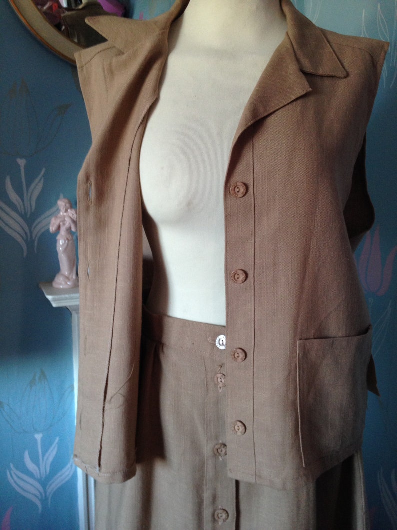 Vintage 1970s Ladies Two Piece Brown Unworn with tags Beige Gerry Finn Linen Suit Skirt and Blouse Safari style suit.
