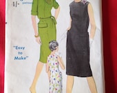 Vintage 1960s Vogue Easy to Make Sewing Pattern No. 5649 for Ladies One Piece Dress.