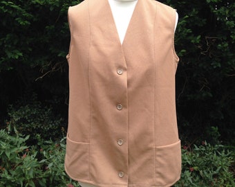 Vintage 1970s Ladies Light Brown Polyester Sleeveless Jacket. Waistcoat, Vest, Gilet. Crimplene.