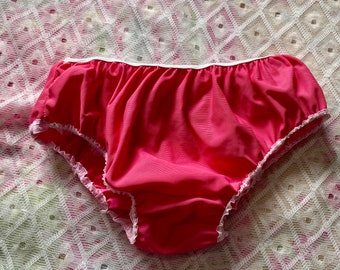 Vintage 1970s Hot Pink Nylon Pants, Panties, Knickers, Lingerie, Underwear.