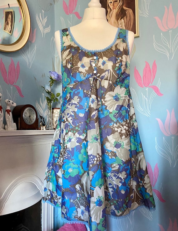 Vintage 1960s, 1970s Baby Doll Nightie, Night Dress, Blue Floral