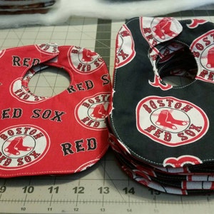 Cover all bibs 6mth - 3 yr olds. Boston SPORT TEAMS Red Sox, Bruins, Celtics  & Patriots NY Yankees and more.