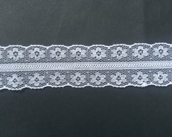 10 Yards of White Flower Patterned Lace Trim/ 10 Yards of White Flower Patterned Lace Ribbon Approx. 1.1" (2.8 cm)