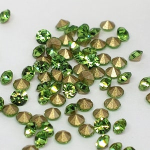 Peridot, 2x2mm, 400pcs, Glass Pointed Back Rhinestones, Crafts, Jewelry Making, Resin, Polymer Clay, Faceted, Back Plated, (R07)