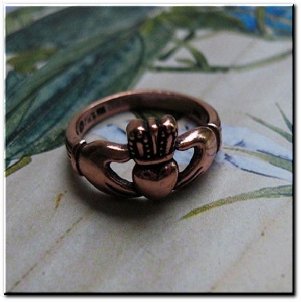 Copper claddagh ring deals