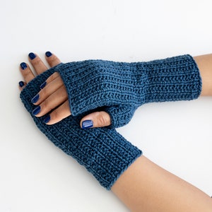 Stretchy Fingerless Gloves - Knitting Pattern