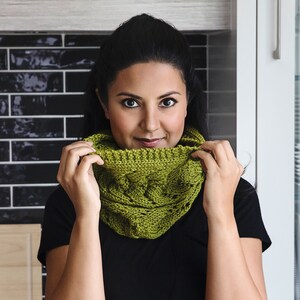 Autumn Lace Knit Cowl Knitting Pattern image 1